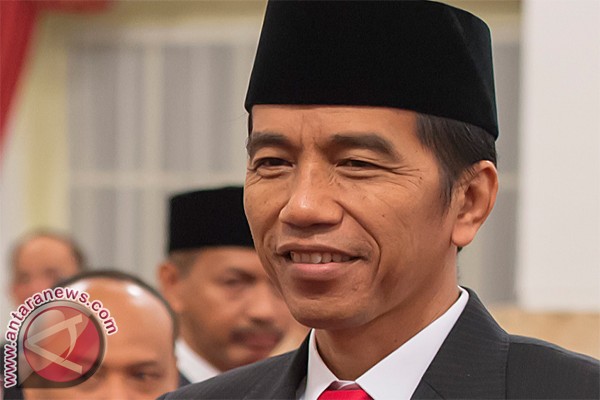 20150810Joko-widodo---smile.jpg