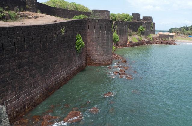 vijaydurg-fort-in-maharashtra.jpg