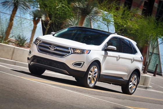 2015-Ford-Edge-front-three-quarter-in-motion-09.jpg