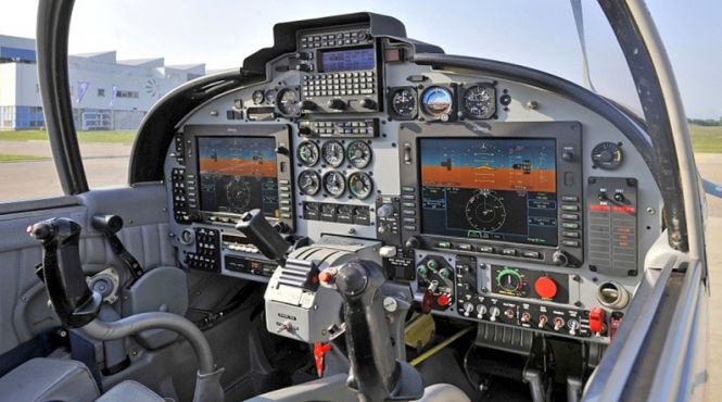 Mi-17_V5_Helicopter_Cockpit.jpg