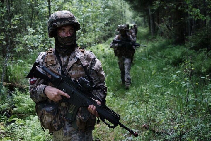 POTD: Latvian Zemessardze with HK G36 Rifles