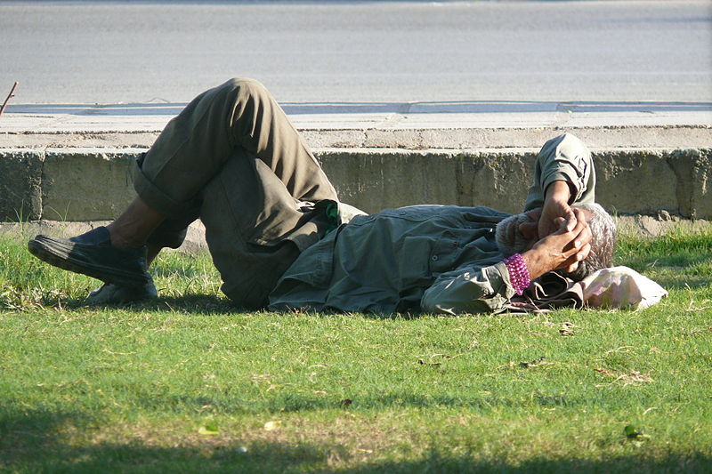 800px-Homeless_in_iran%2C_ahvaz.JPG