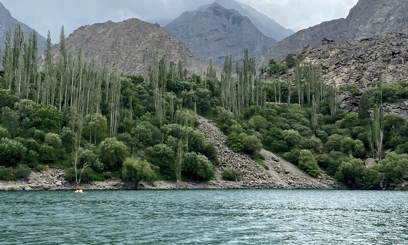  The beauty of the Upper Kachura Lake can’t be described in words. 