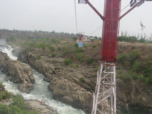 Rope-way-dhaundhar-falls.jpg