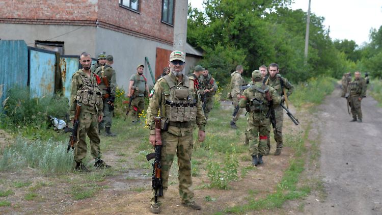 Kremltreue tschetschenische Kämpfer im Osten der Ukraine. 