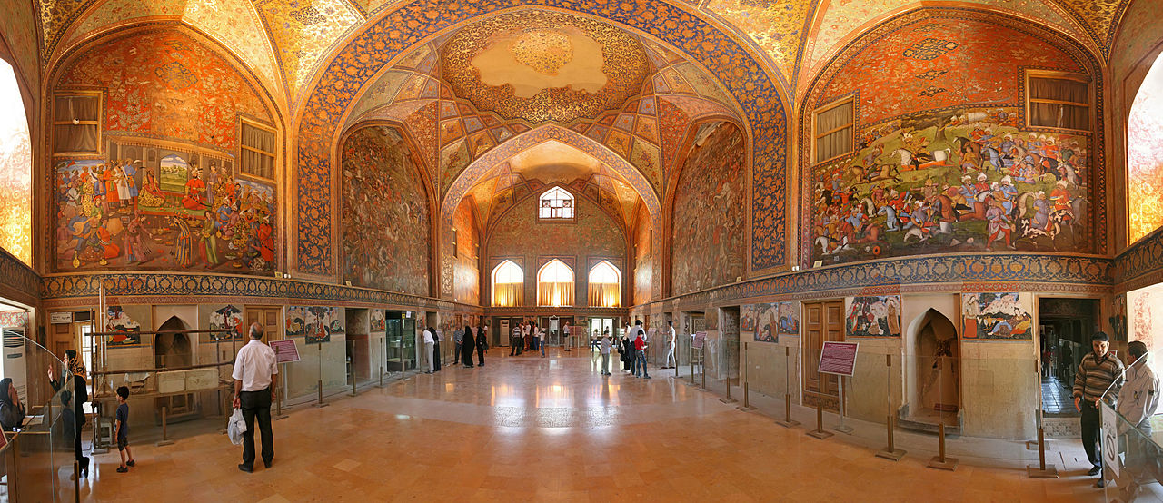 1280px-Chehel_Sotoun_Inside%2C_Isfahan_Edit1.jpg