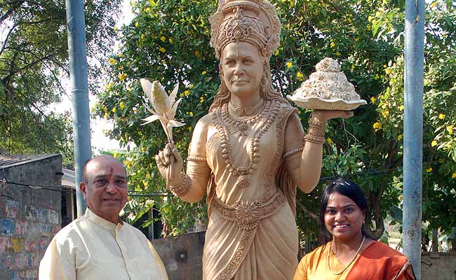 Goddess-sonia-statue-story_1.jpg