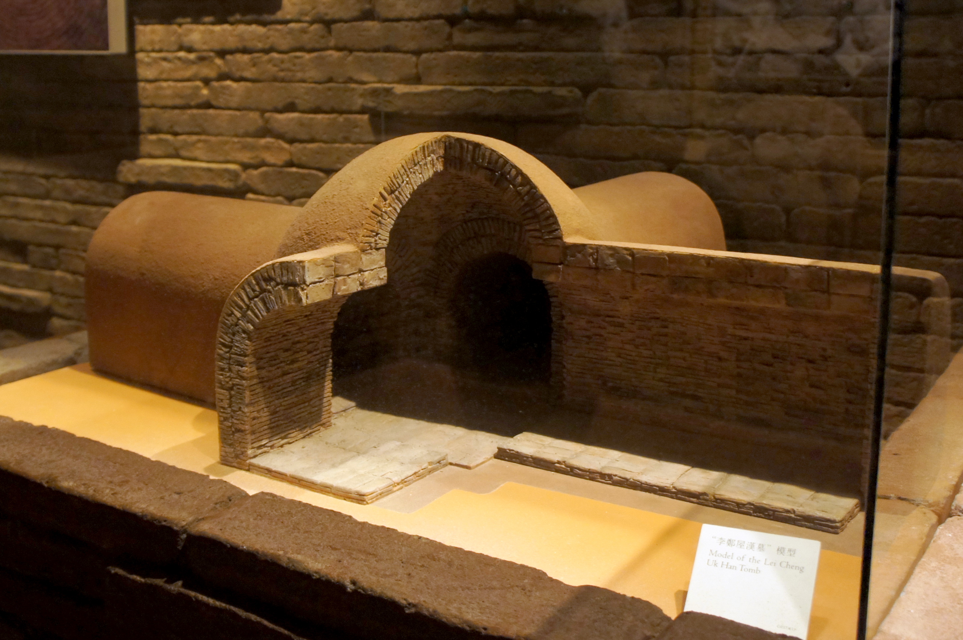 Model_of_the_Lei_Cheng_Uk_Han_Tomb.jpg