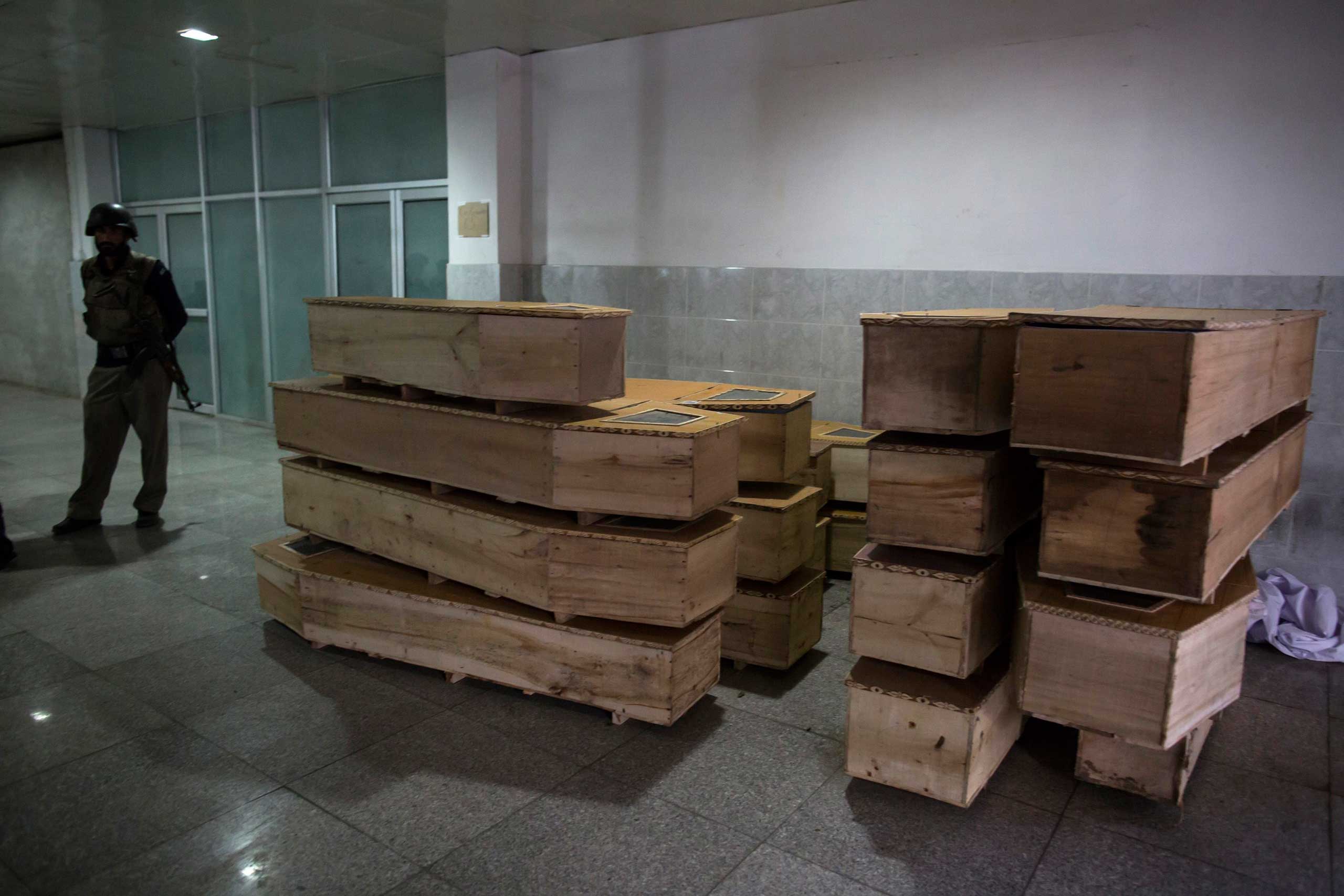 pakistan-taliban-attack-hospital-coffins.jpg