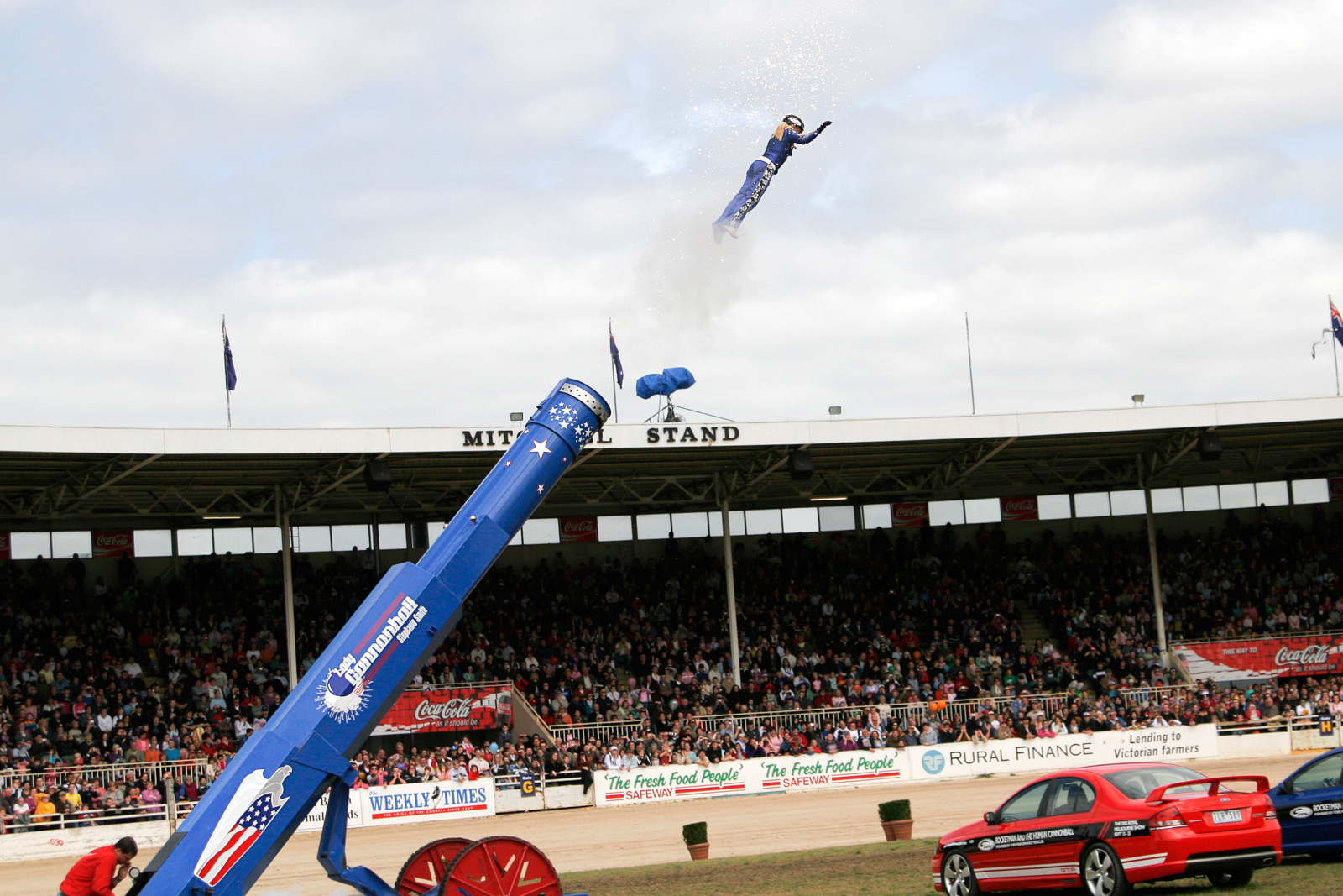 Stephanie_smith_human_cannonball_-_melbourne_show_2005.jpg