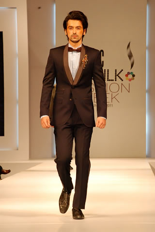 PFDC+Sunsilk+Fashion+Week+Lahore+2011+republic+collection+%25281%2529.jpg