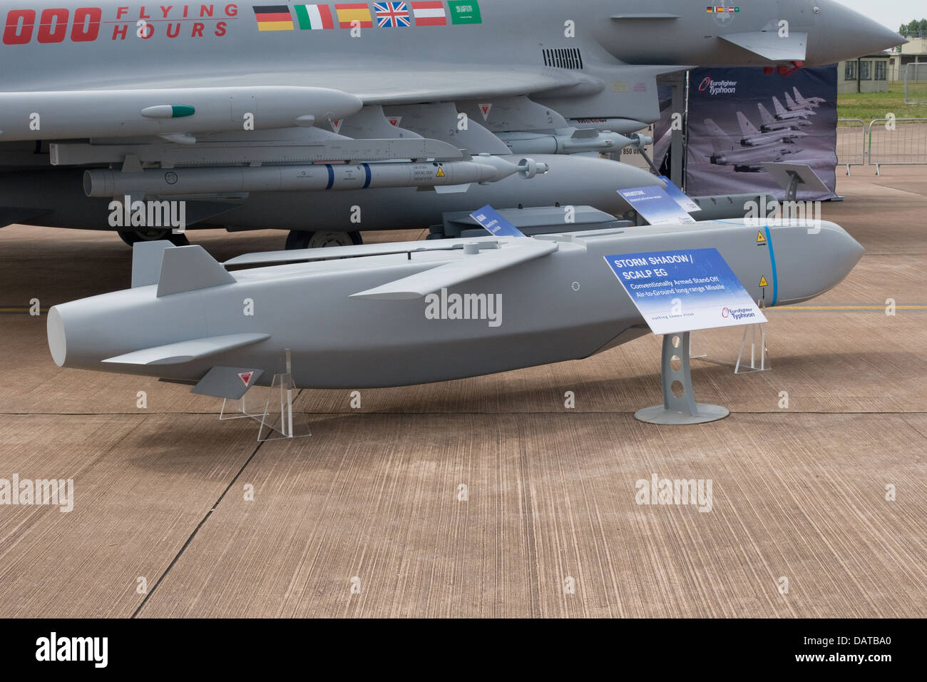 mbda-storm-shadow-cruise-missile-on-display-at-royal-international-DATBA0.jpg