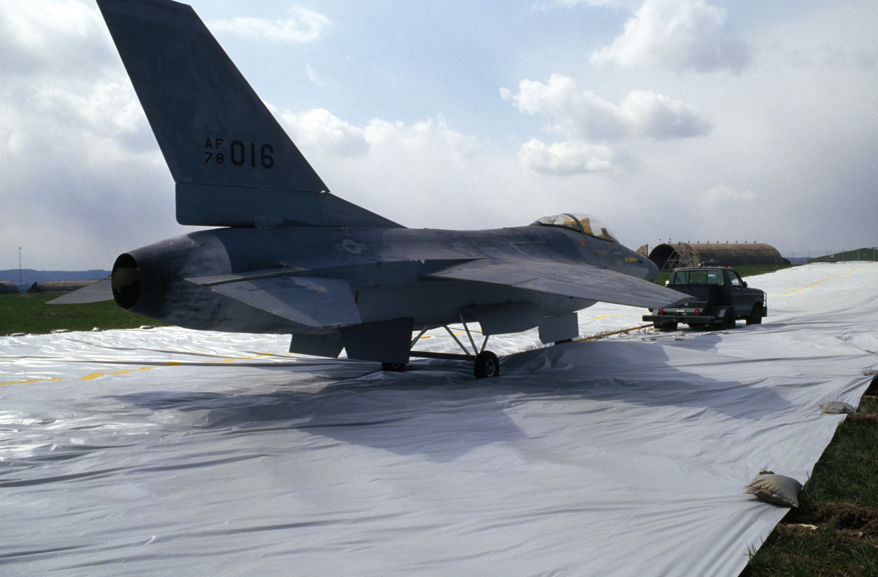 F-16A_mockup_at_Spangdahlem_AB_1985.JPEG