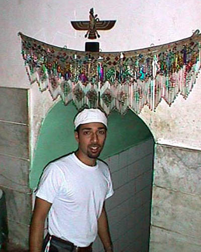 Trita%20Parsi%20Iranian%20Lobbyist%20in%20USA%20at%20Zoroastrian%20Temple%20Yazd%202000.jpg