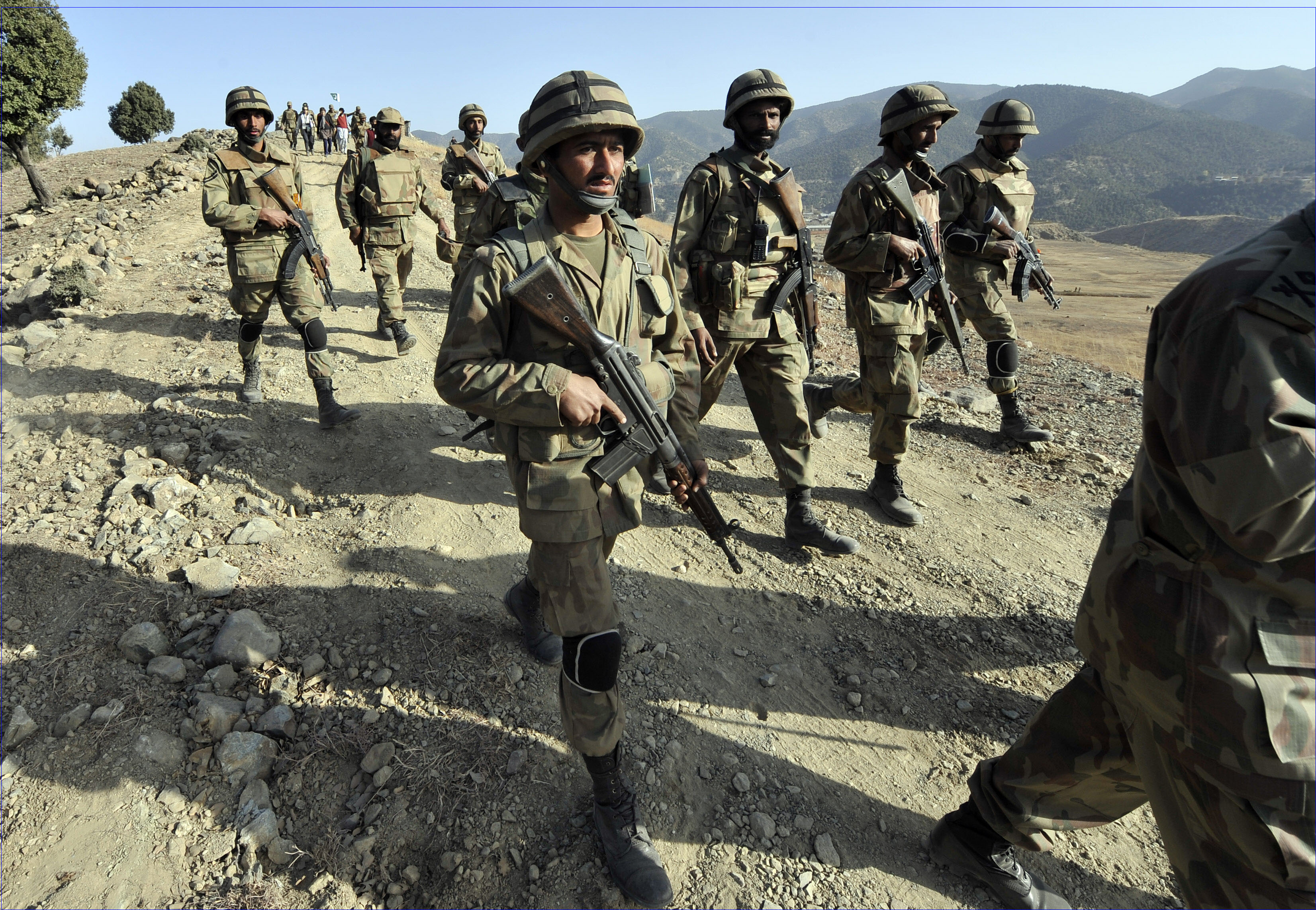 606645army.jpg