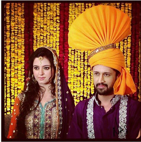 atif-aslam-mehndi-6.jpg