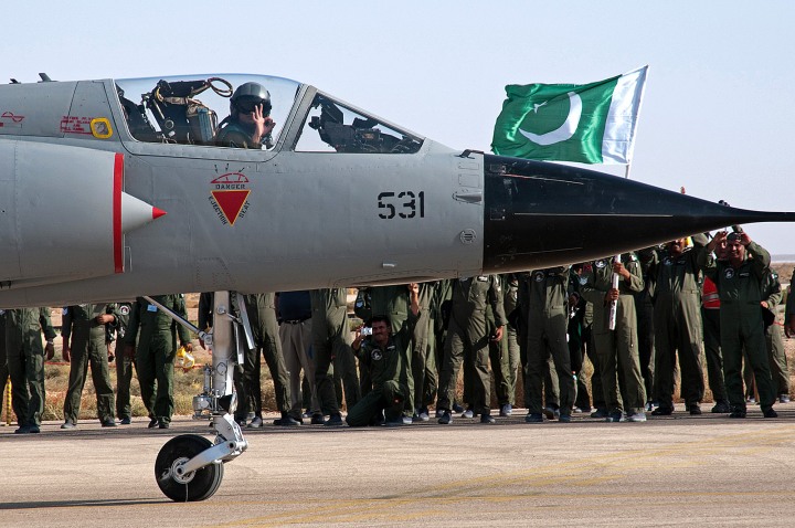 paf_mirage_iii_rose_alert_scramble_competition_falcon_air_meet_2010_side_view_2.jpg