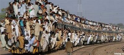 pakistan_train_09.jpg