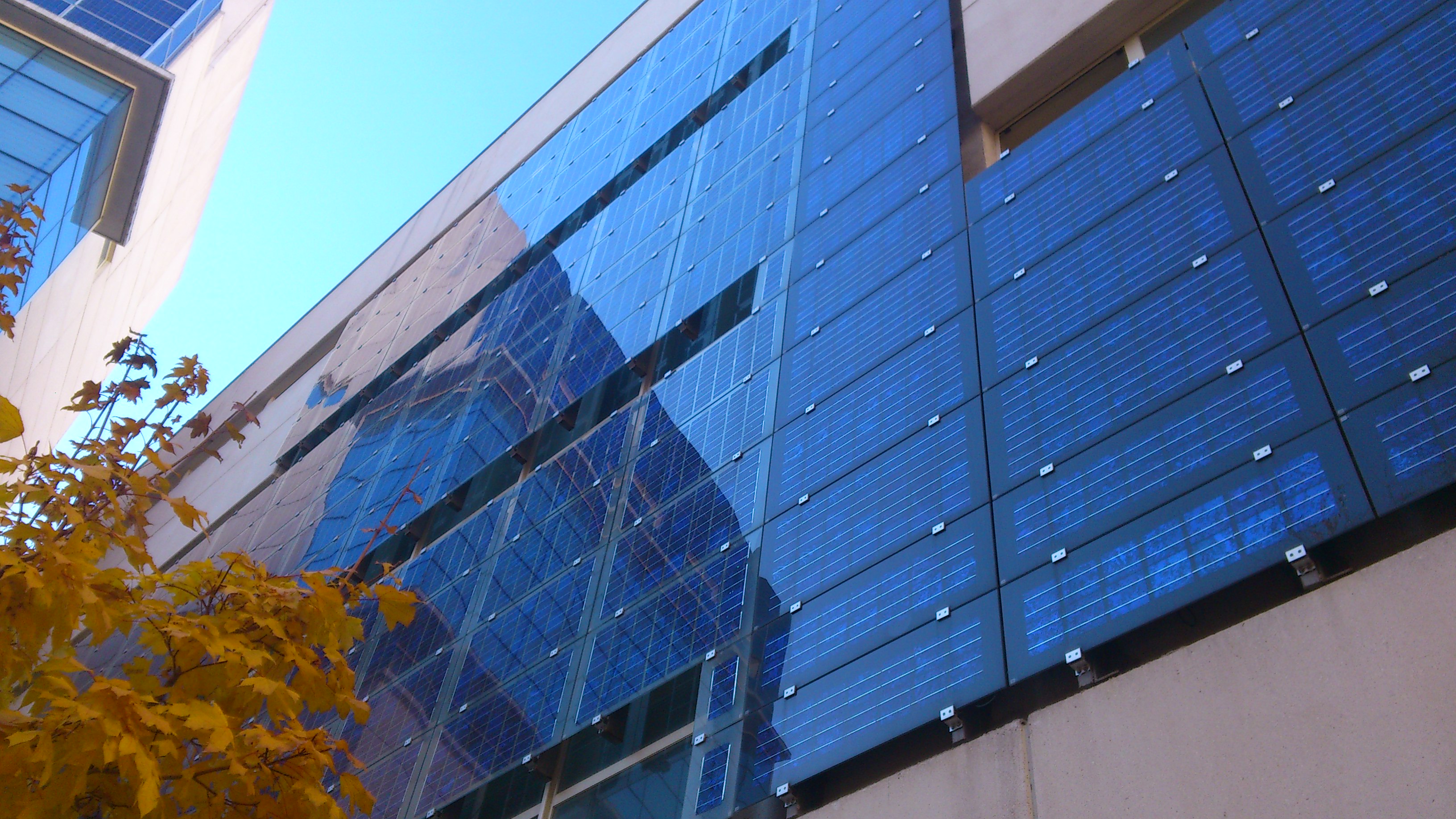 BAPV_solar-facade.JPG