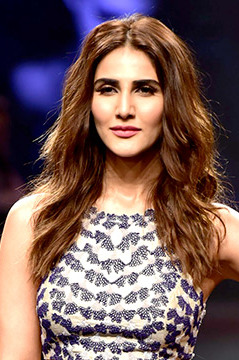 Vaani_Kapoor_walked_the_ramp_at_the_Lakme_Fashion_Week_2018_(03)_(cropped).jpg