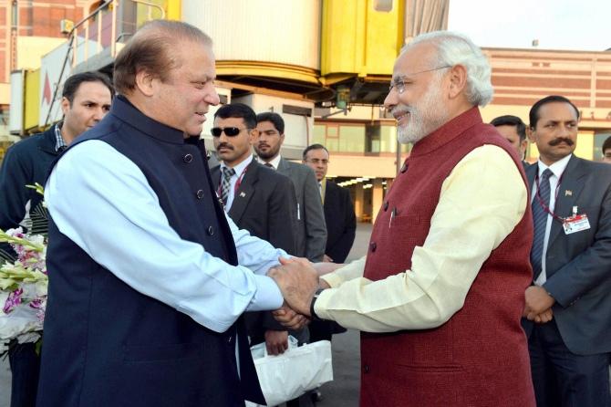 25modi-nawaz1.jpg