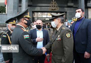 Iran-Azerbaijan defense ministers' meeting in Tehran