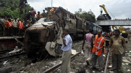 india-train-crash-afp-378x252.jpg