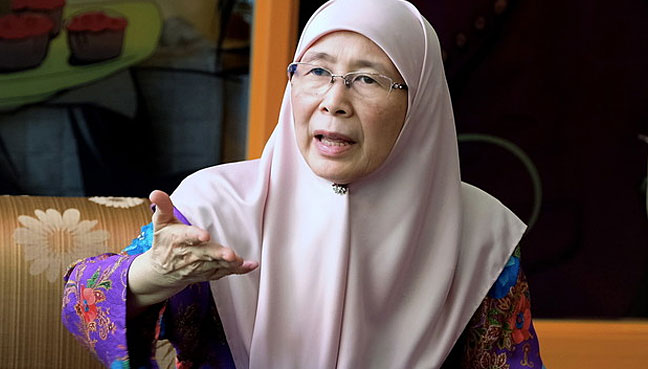 wan-azizah-wan-ismail-talk-serious-bernama-1-os.jpg