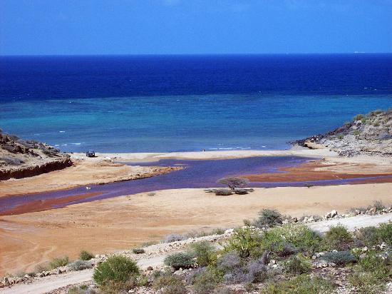 khor-ambado-beach.jpg