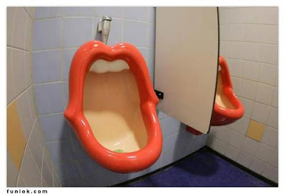 funny_urinal.jpg