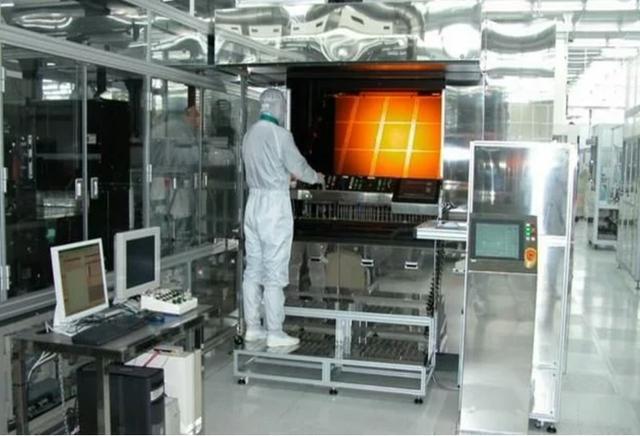 7nm and 9nm lithography machine.jpg