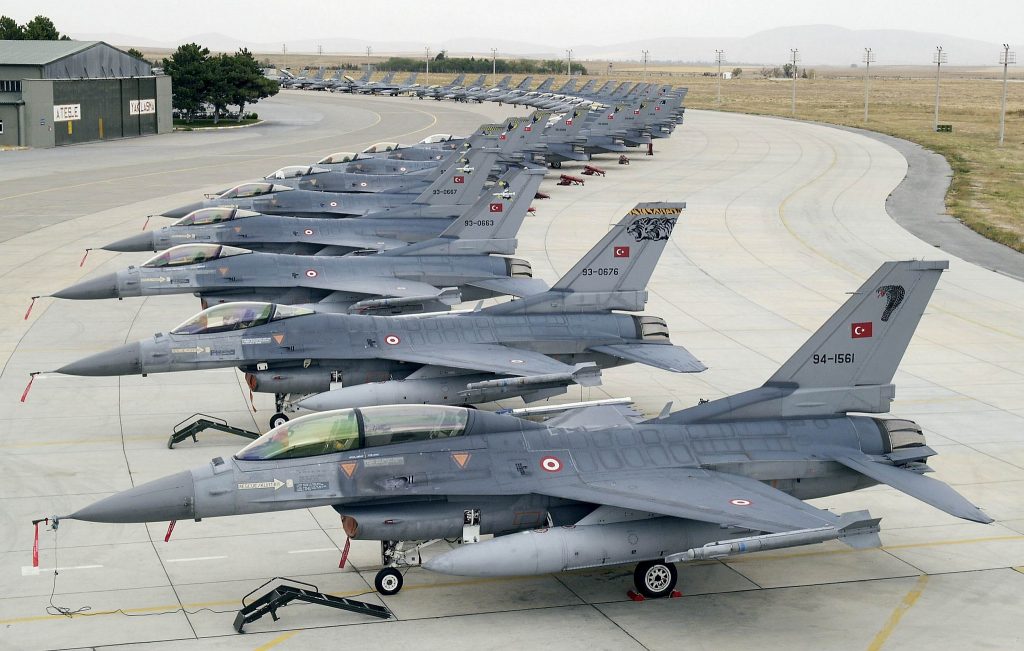 A-line-up-of-Turkish-F-16Cs-and-Ds-1024x651.jpg