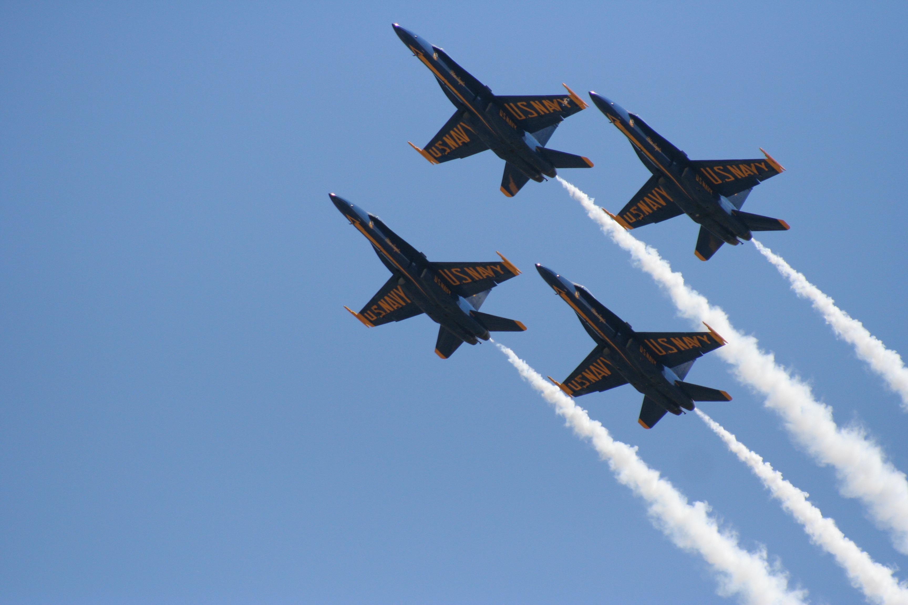 Blue_angels_diamond_1.jpg