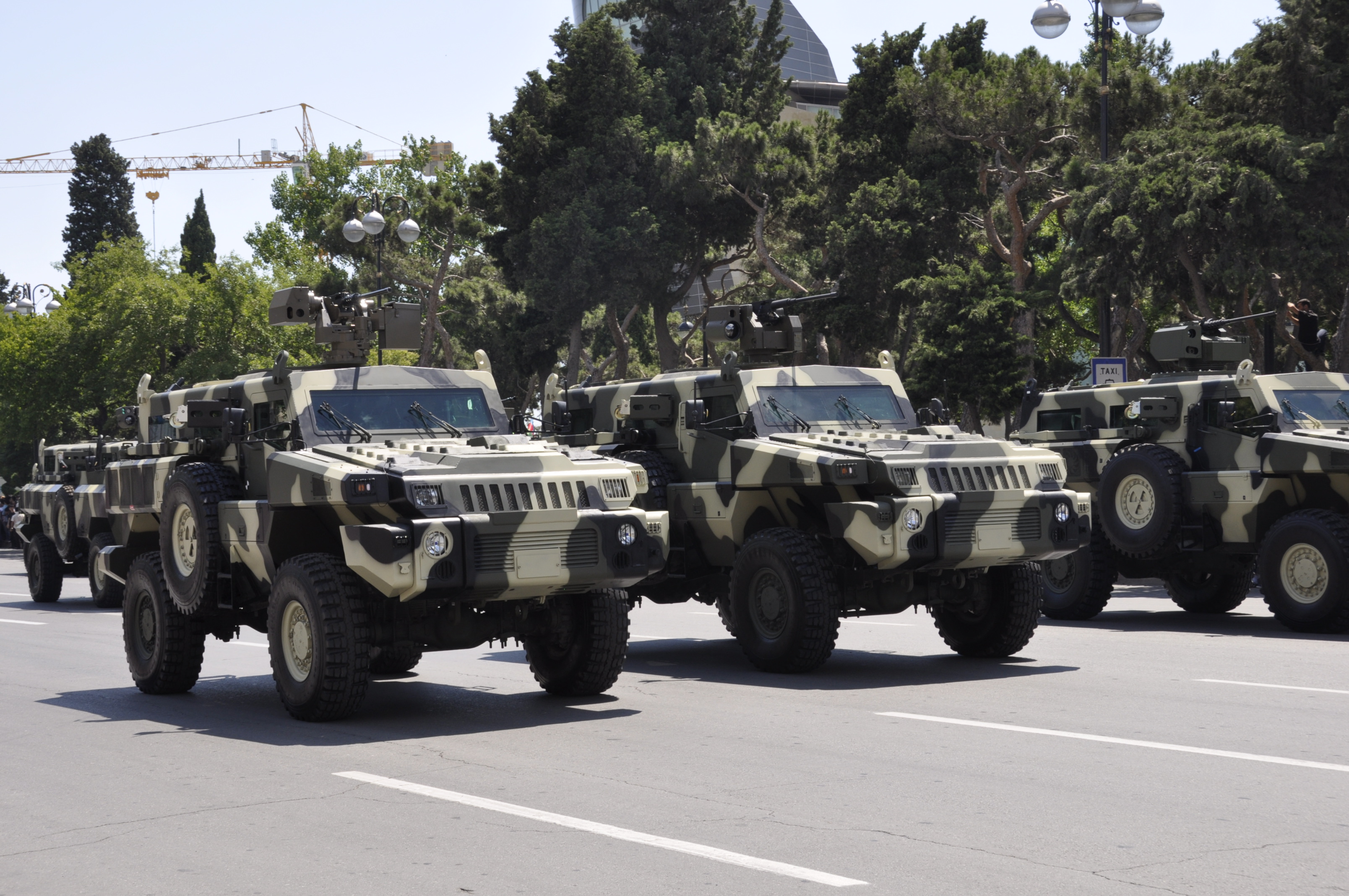 Military_parade_in_Baku_on_an_Army_Day5.jpg