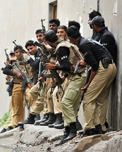 Pakistani-commandos-take--013.jpg