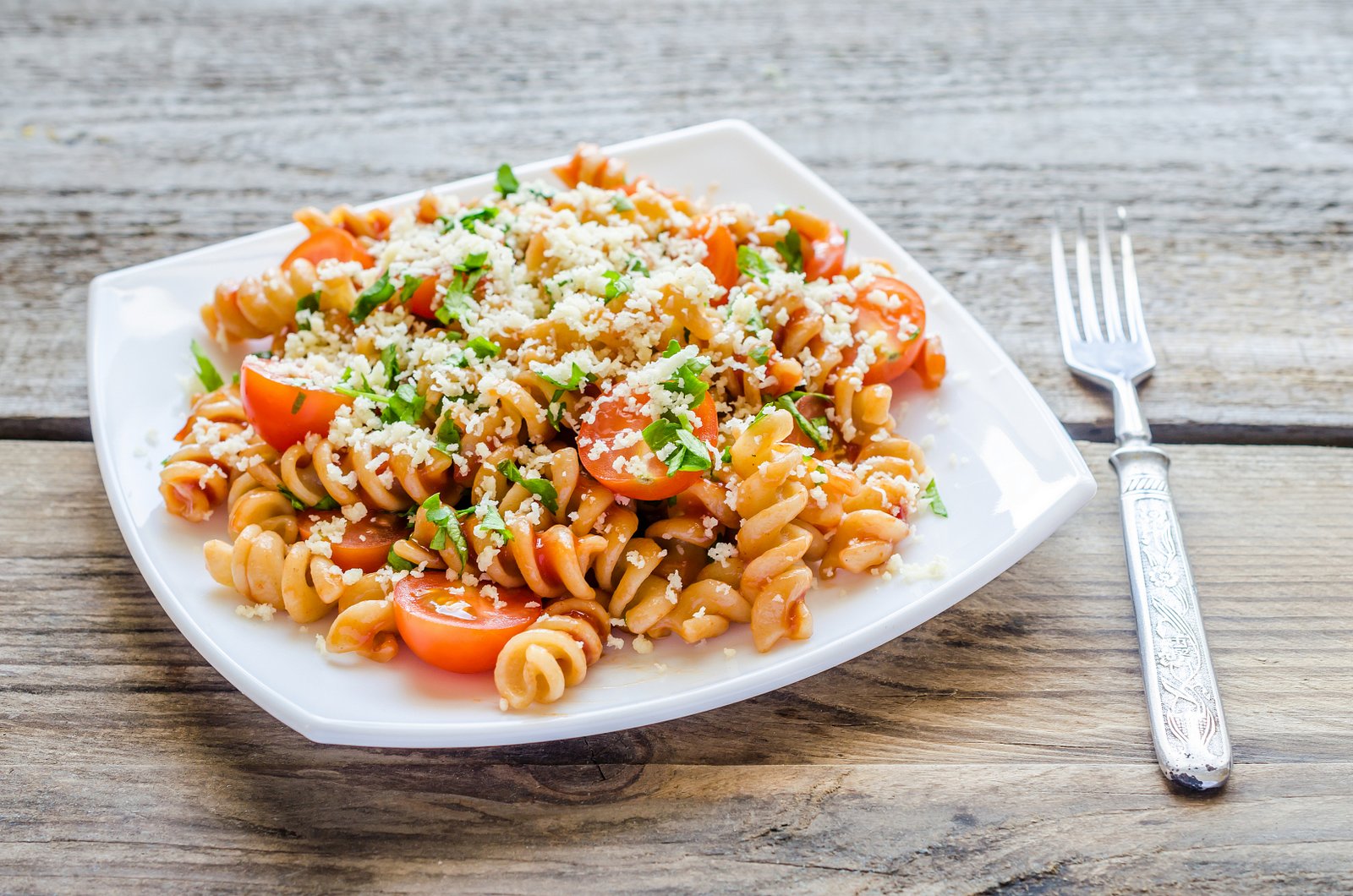 pav-bhaji-flavored-pasta-recipe-fusion-fusilli-pasta.jpg