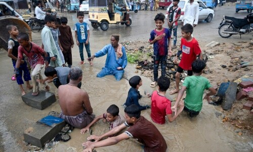 2 electrocuted, 1 crushed in rain-related incidents in Karachi’s Surjani Town