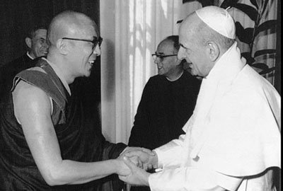 Dalai_Lama_Meets_Pope_Paul_VI_In_Vatican.jpg