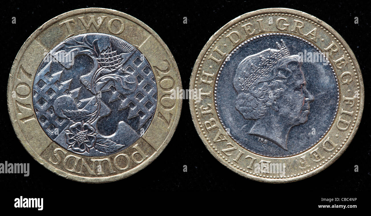 2-pounds-coin-uk-2007-CBC4NP.jpg