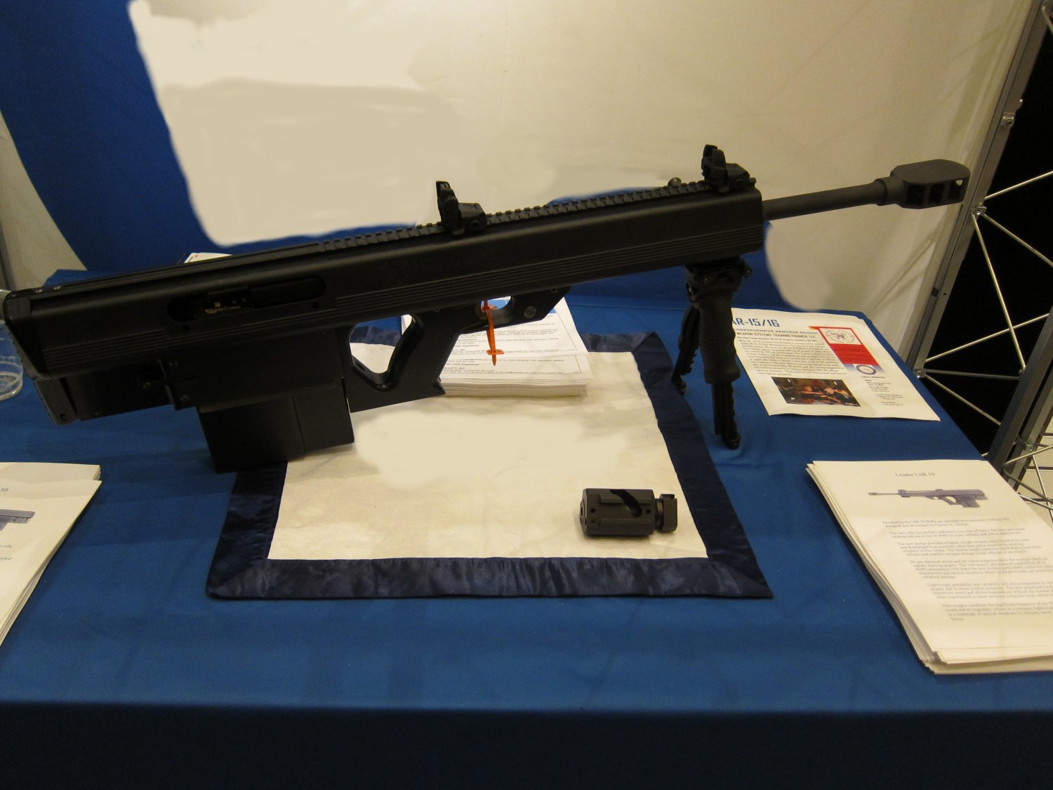 Leader_50_BMG_Semi-Auto_Bullpup_.50_BMG_Anti-Materiel_Sniper_Rifle_at_SHOT_Show_2011_2.jpg