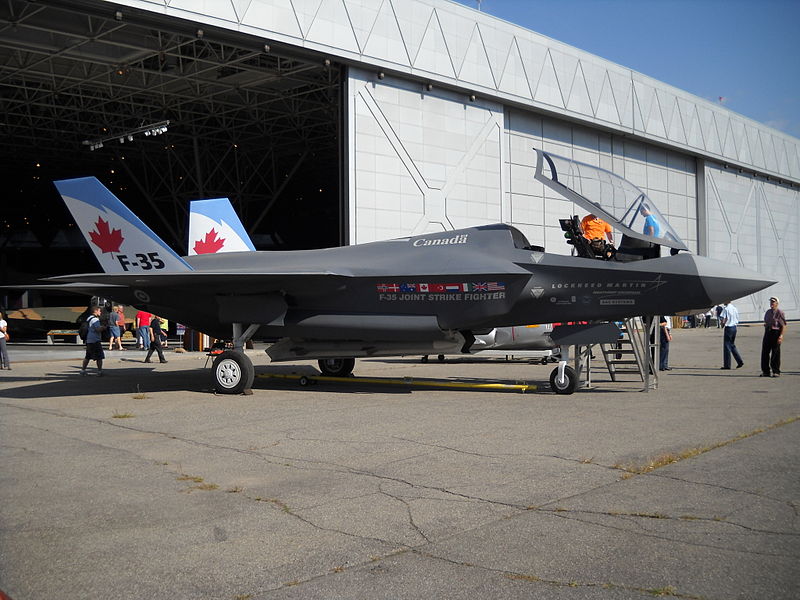 f-35_lightning_ii_mock-up_041.jpg