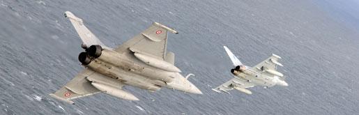 Rafale-e-Typhoon-voando-juntos-na-Inglaterra-em-14-set-2012-foto-4-RAF.jpg