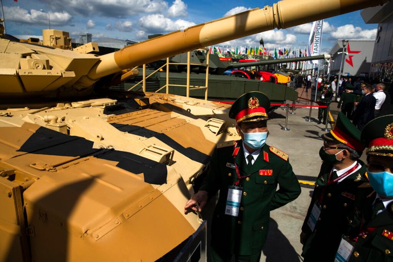 Vietnam-Military-Russia-Tank.jpg