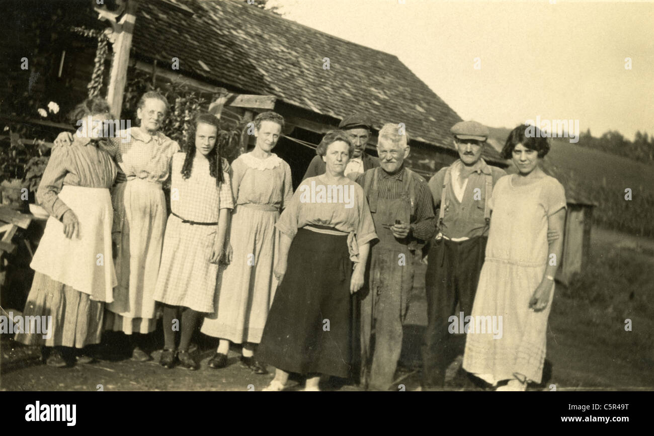 circa-1930s-depression-era-farm-probably-new-england-usa-C5R49T.jpg