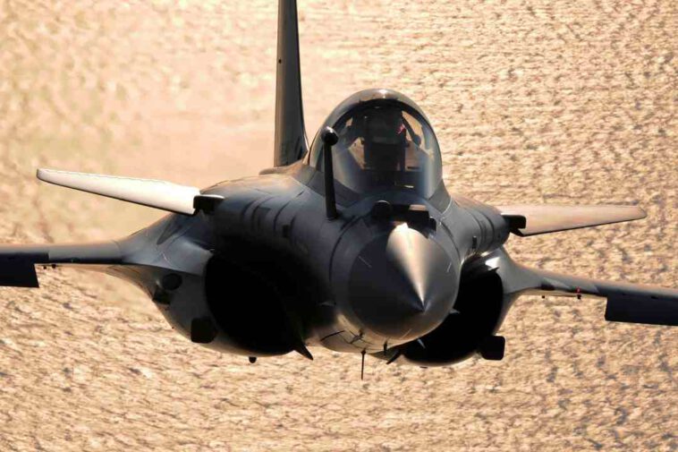 رافال ضد إف-35: داسو تكشف النقاب عن أحدث نسخة من طائرات رافال. هل يمكنها التغلب على طائرات الشبح إف-35 في معركة جوية؟
