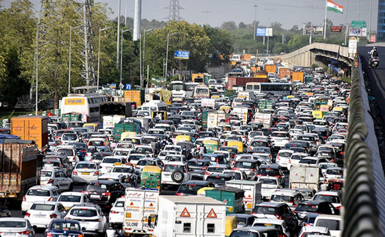 3b8dgqe8_delhi-gurgaon-traffic-jam-ani-650_625x300_09_April_22.jpg
