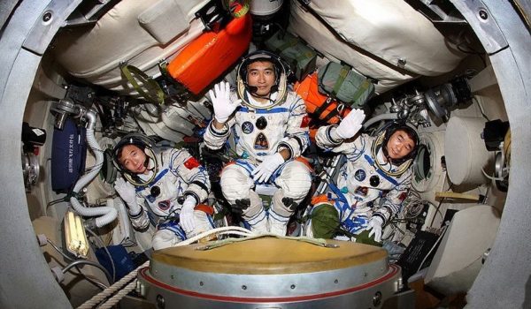 Shenzhou-7-crew-600x350.jpg