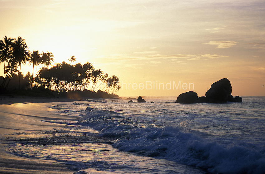 Sri-Lanka-Sunrise-over-South-coast.jpg