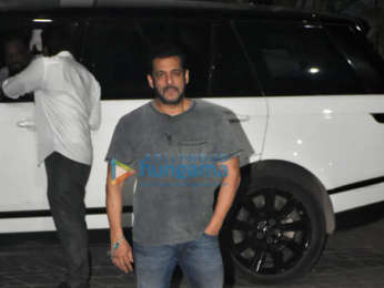 Photos: Salman Khan, Saiee Manjrekar, Aayush Sharma and others spotted at Kalina airport