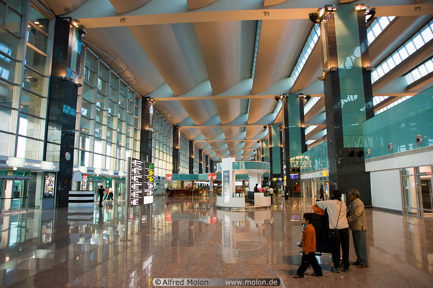 02%20Bangalore%20airport%20arrivals%20hall.jpg